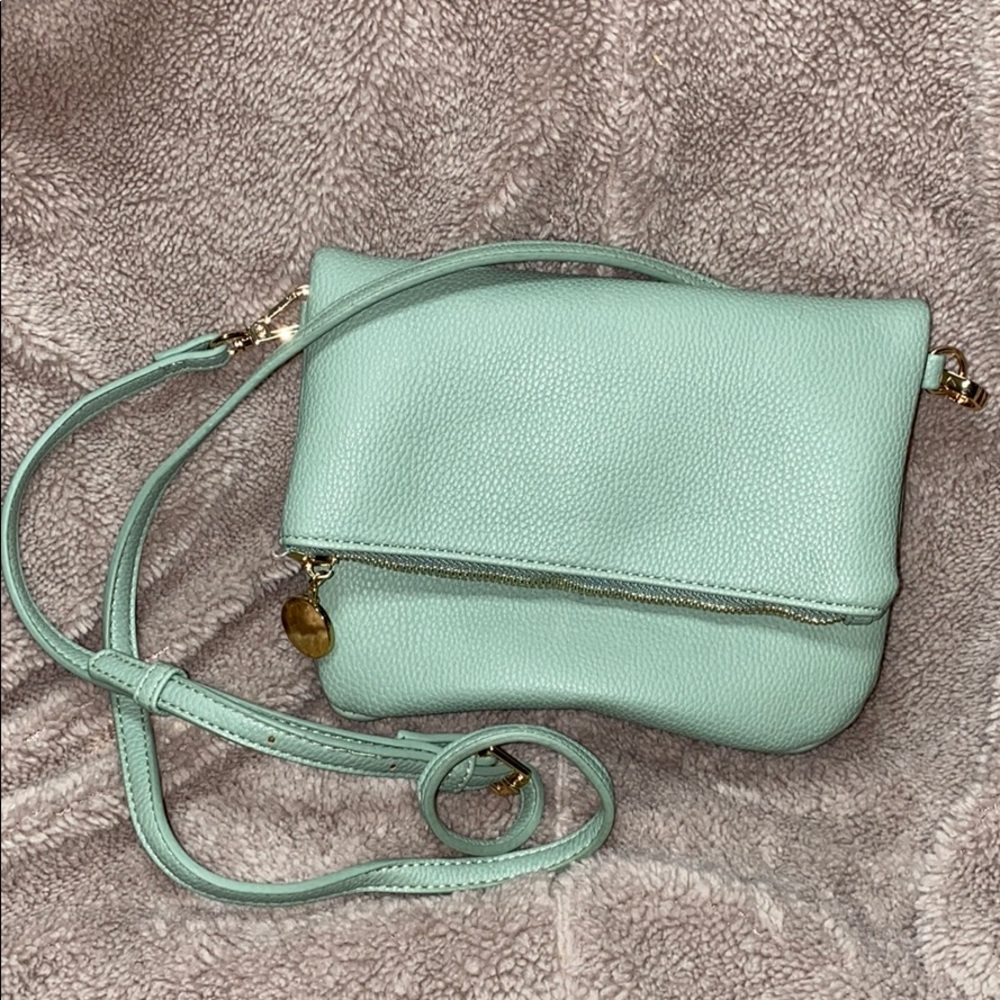 Mint and gold crossbody purse. MAKE AN OFFER❗️